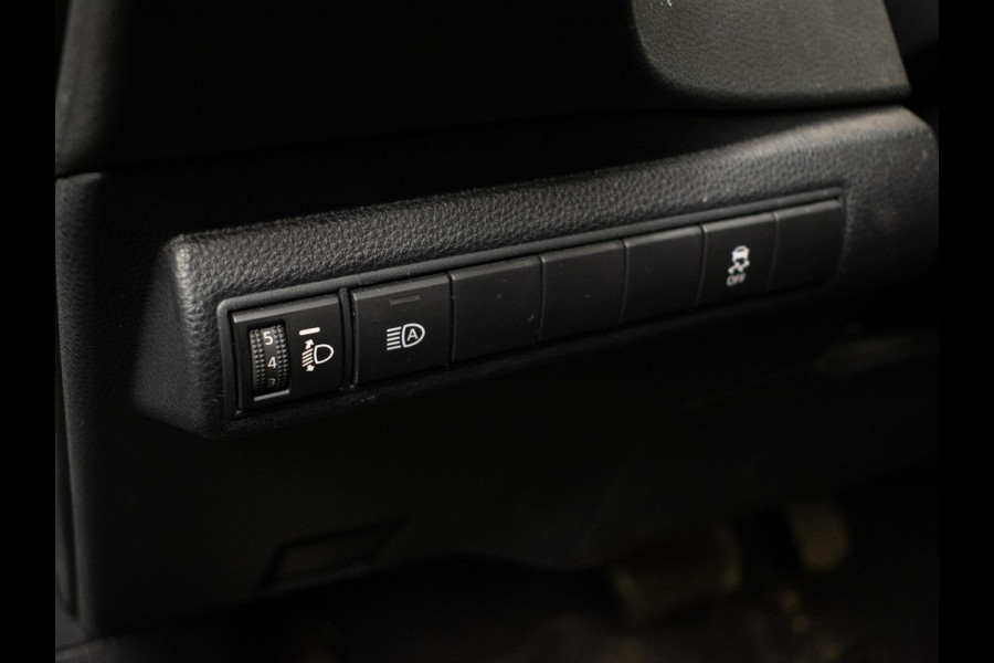 Toyota Corolla Touring Sports 1.8 Hybrid Sport (APPLE CARPLAY,NAVI,LED,CRUISE,SPORTSTOELEN,CAMERA,TREKHAAK,LM VELGEN,GETINT,PDC)