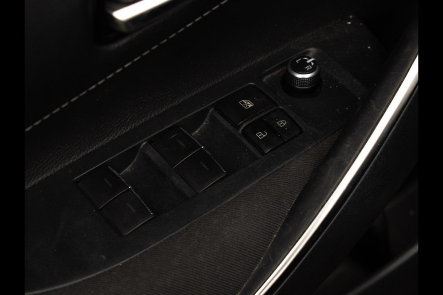 Toyota Corolla Touring Sports 1.8 Hybrid Sport (APPLE CARPLAY,NAVI,LED,CRUISE,SPORTSTOELEN,CAMERA,TREKHAAK,LM VELGEN,GETINT,PDC)