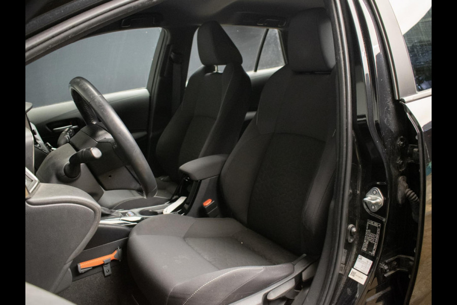 Toyota Corolla Touring Sports 1.8 Hybrid Sport (APPLE CARPLAY,NAVI,LED,CRUISE,SPORTSTOELEN,CAMERA,TREKHAAK,LM VELGEN,GETINT,PDC)