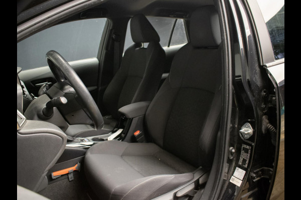 Toyota Corolla Touring Sports 1.8 Hybrid Sport (APPLE CARPLAY,NAVI,LED,CRUISE,SPORTSTOELEN,CAMERA,TREKHAAK,LM VELGEN,GETINT,PDC)