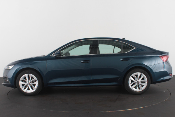 Škoda Octavia 1.5 e-TSI Business Edition Plus 150pk DSG/Lava Blue Metallic/Cruise control adaptief