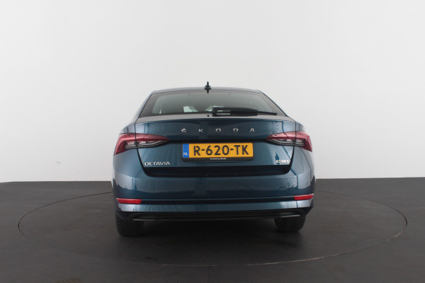 Škoda Octavia 1.5 e-TSI Business Edition Plus 150pk DSG/Lava Blue Metallic/Cruise control adaptief