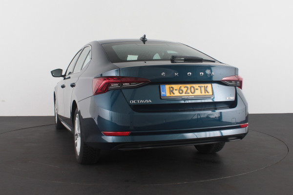 Škoda Octavia 1.5 e-TSI Business Edition Plus 150pk DSG/Lava Blue Metallic/Cruise control adaptief