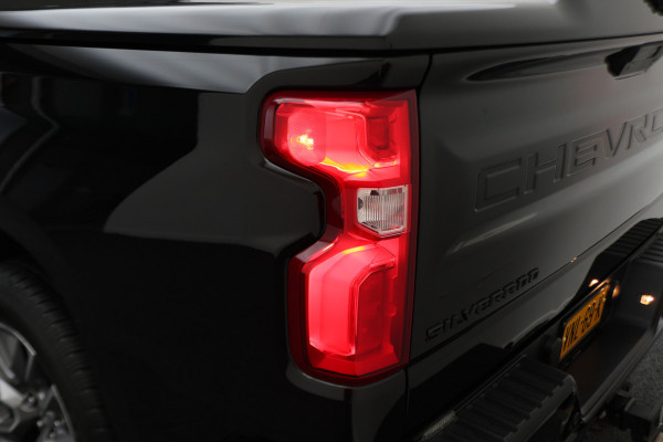 Chevrolet Silverado CREW CAB 5.3L V8