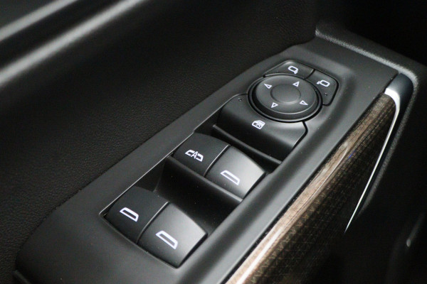 Chevrolet Silverado CREW CAB 5.3L V8