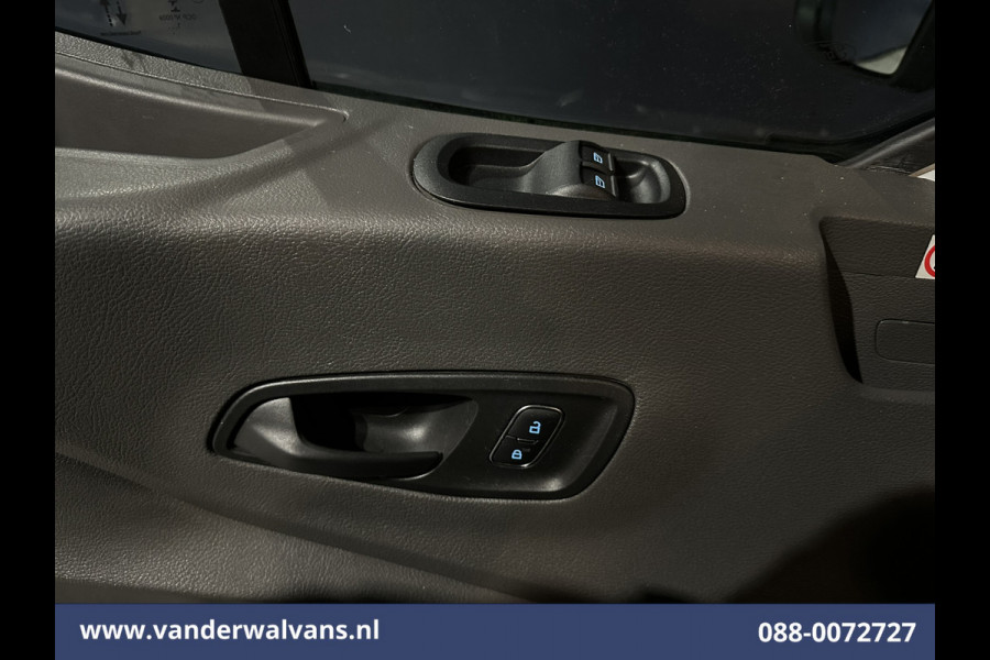 Ford Transit 2.0 TDCI 161pk Bakwagen 225cm hoog Laadklep Euro6 Airco | Camera | Cruisecontrol | 950kg laadvermogen Bijrijdersbank,