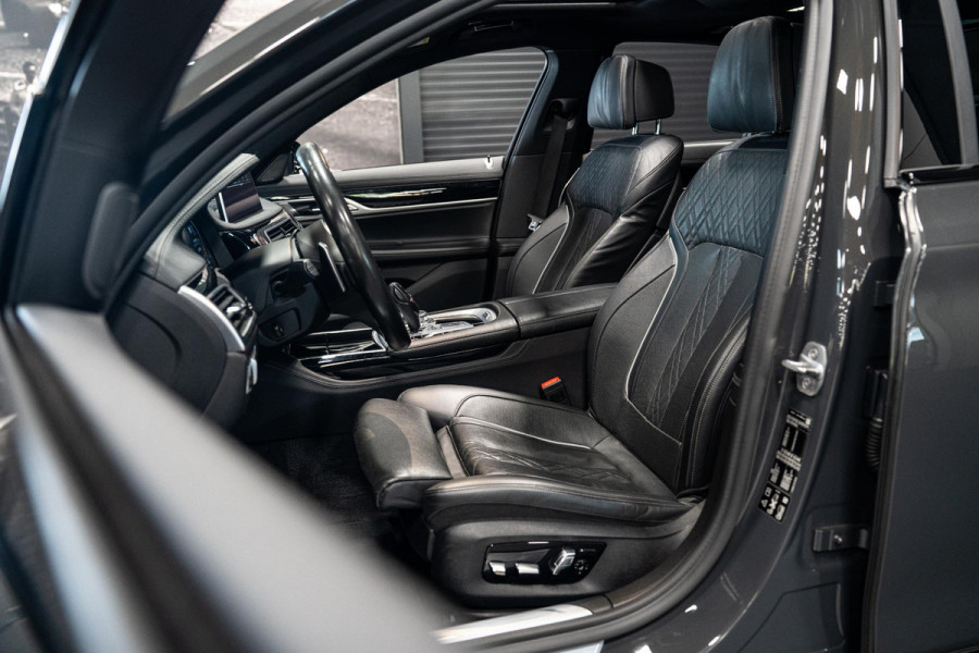 BMW 7 Serie 730d xDrive High Executive *M-Sport / Harman-Kardon / Panorama / HUD / Soft-Close*