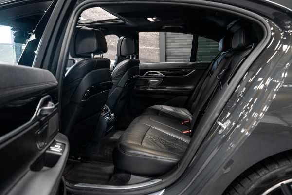 BMW 7 Serie 730d xDrive High Executive *M-Sport / Harman-Kardon / Panorama / HUD / Soft-Close*