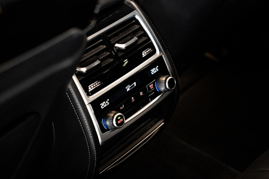 BMW 7 Serie 730d xDrive High Executive *M-Sport / Harman-Kardon / Panorama / HUD / Soft-Close*