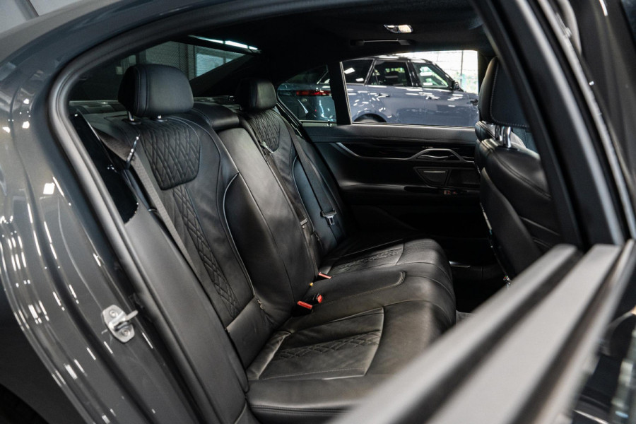 BMW 7 Serie 730d xDrive High Executive *M-Sport / Harman-Kardon / Panorama / HUD / Soft-Close*