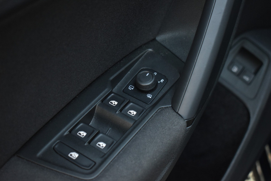 Volkswagen Tiguan E-HYBRID 245PK DSG LIFE VIRTUAL/NAVI/360°CAMERA