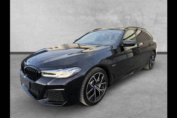BMW 5 Serie Touring 530e M-SPORT ** LASER, NAVI+, LEDER, PANORAMA, TREKH, 19-inch LMV, HuD ** 1e EIG - UNFALLFREI - BMW GAR ** ** INFORMEER OOK NAAR ONZE AANTREKKELIJKE FINANCIAL-LEASE TARIEVEN **