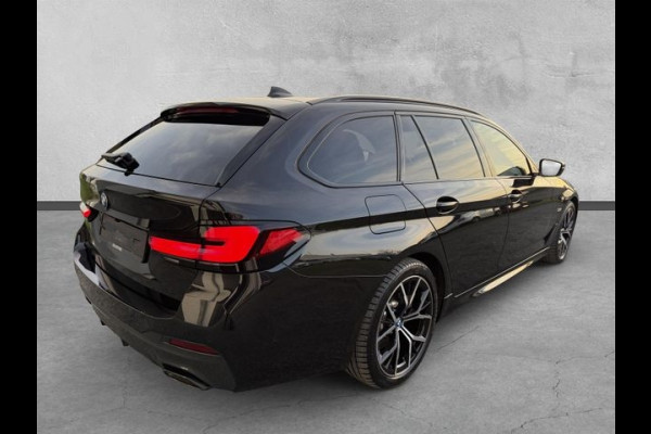 BMW 5 Serie Touring 530e M-SPORT ** LASER, NAVI+, LEDER, PANORAMA, TREKH, 19-inch LMV, HuD ** 1e EIG - UNFALLFREI - BMW GAR ** ** INFORMEER OOK NAAR ONZE AANTREKKELIJKE FINANCIAL-LEASE TARIEVEN **