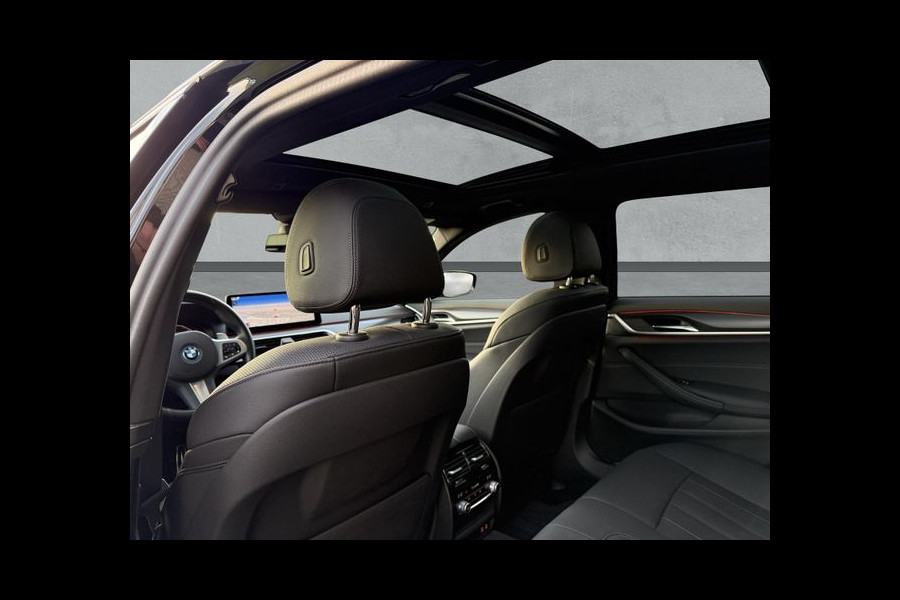 BMW 5 Serie Touring 530e M-SPORT ** LASER, NAVI+, LEDER, PANORAMA, TREKH, 19-inch LMV, HuD ** 1e EIG - UNFALLFREI - BMW GAR ** ** INFORMEER OOK NAAR ONZE AANTREKKELIJKE FINANCIAL-LEASE TARIEVEN **