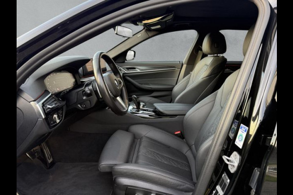 BMW 5 Serie Touring 530e M-SPORT ** LASER, NAVI+, LEDER, PANORAMA, TREKH, 19-inch LMV, HuD ** 1e EIG - UNFALLFREI - BMW GAR ** ** INFORMEER OOK NAAR ONZE AANTREKKELIJKE FINANCIAL-LEASE TARIEVEN **