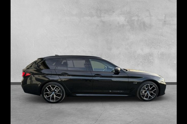 BMW 5 Serie Touring 530e M-SPORT ** LASER, NAVI+, LEDER, PANORAMA, TREKH, 19-inch LMV, HuD ** 1e EIG - UNFALLFREI - BMW GAR ** ** INFORMEER OOK NAAR ONZE AANTREKKELIJKE FINANCIAL-LEASE TARIEVEN **