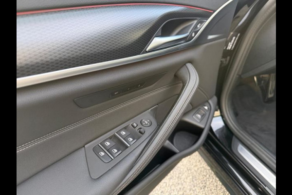 BMW 5 Serie Touring 530e M-SPORT ** LASER, NAVI+, LEDER, PANORAMA, TREKH, 19-inch LMV, HuD ** 1e EIG - UNFALLFREI - BMW GAR ** ** INFORMEER OOK NAAR ONZE AANTREKKELIJKE FINANCIAL-LEASE TARIEVEN **