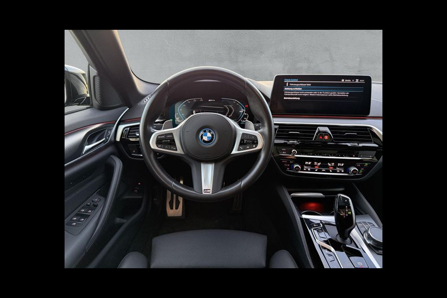 BMW 5 Serie Touring 530e M-SPORT ** LASER, NAVI+, LEDER, PANORAMA, TREKH, 19-inch LMV, HuD ** 1e EIG - UNFALLFREI - BMW GAR ** ** INFORMEER OOK NAAR ONZE AANTREKKELIJKE FINANCIAL-LEASE TARIEVEN **