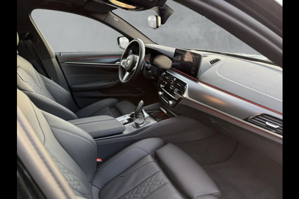 BMW 5 Serie Touring 530e M-SPORT ** LASER, NAVI+, LEDER, PANORAMA, TREKH, 19-inch LMV, HuD ** 1e EIG - UNFALLFREI - BMW GAR ** ** INFORMEER OOK NAAR ONZE AANTREKKELIJKE FINANCIAL-LEASE TARIEVEN **