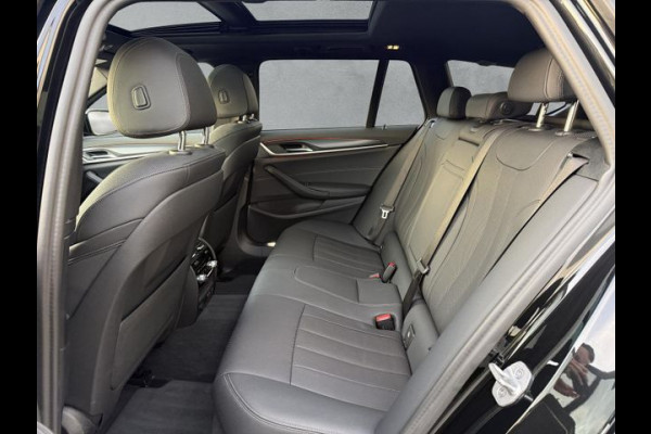 BMW 5 Serie Touring 530e M-SPORT ** LASER, NAVI+, LEDER, PANORAMA, TREKH, 19-inch LMV, HuD ** 1e EIG - UNFALLFREI - BMW GAR ** ** INFORMEER OOK NAAR ONZE AANTREKKELIJKE FINANCIAL-LEASE TARIEVEN **