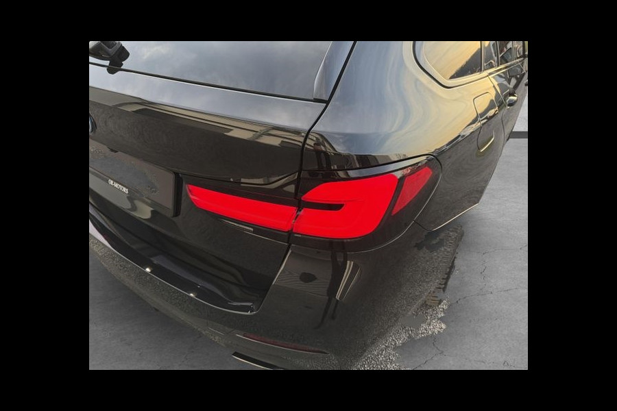 BMW 5 Serie Touring 530e M-SPORT ** LASER, NAVI+, LEDER, PANORAMA, TREKH, 19-inch LMV, HuD ** 1e EIG - UNFALLFREI - BMW GAR ** ** INFORMEER OOK NAAR ONZE AANTREKKELIJKE FINANCIAL-LEASE TARIEVEN **