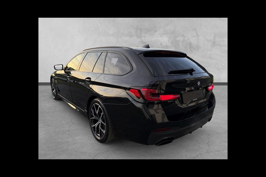 BMW 5 Serie Touring 530e M-SPORT ** LASER, NAVI+, LEDER, PANORAMA, TREKH, 19-inch LMV, HuD ** 1e EIG - UNFALLFREI - BMW GAR ** ** INFORMEER OOK NAAR ONZE AANTREKKELIJKE FINANCIAL-LEASE TARIEVEN **