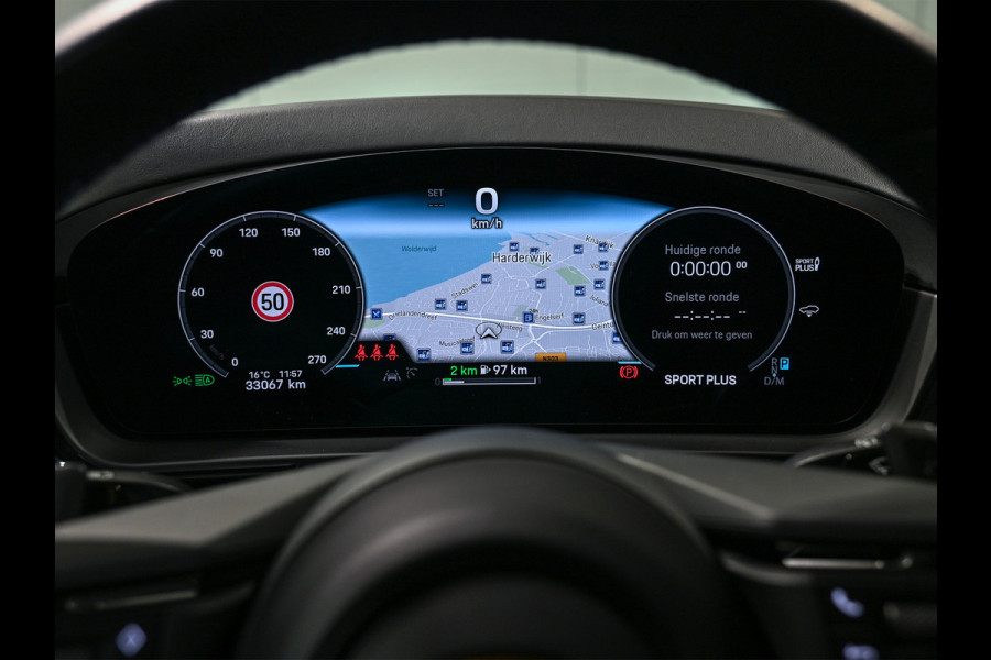 Porsche Cayenne 3.0 E-Hybrid · Sport chrono · Panorama dak · Adaptive cruise · 360 Camera · Keyless · Luchtvering · Bose sound · Memory seats ·