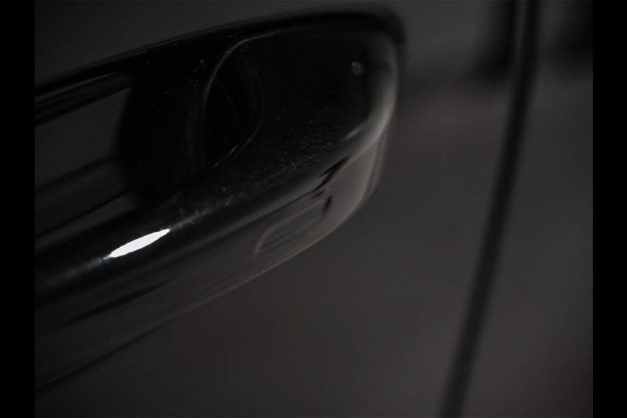 Porsche Cayenne 3.0 E-Hybrid · Sport chrono · Panorama dak · Adaptive cruise · 360 Camera · Keyless · Luchtvering · Bose sound · Memory seats ·