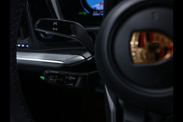 Porsche Cayenne 3.0 E-Hybrid · Sport chrono · Panorama dak · Adaptive cruise · 360 Camera · Keyless · Luchtvering · Bose sound · Memory seats ·