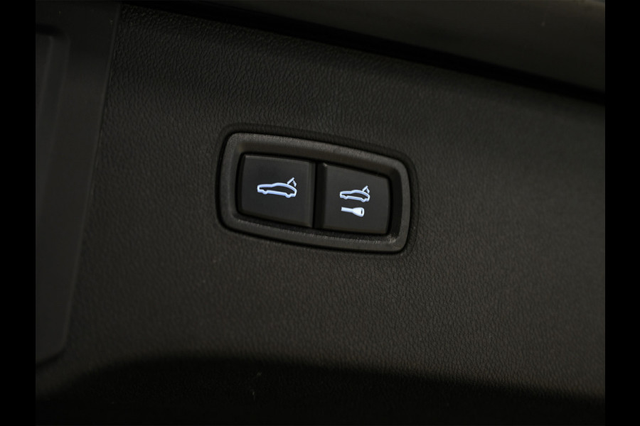 Porsche Cayenne 3.0 E-Hybrid · Sport chrono · Panorama dak · Adaptive cruise · 360 Camera · Keyless · Luchtvering · Bose sound · Memory seats ·