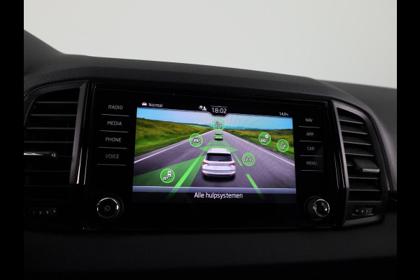 Škoda Karoq 1.5 TSI ACT Sportline Business 150 pk Automaat (DSG) | Verlengde garantie | Navigatie via App | Parkeersensoren | Achteruitrijcamera | Adaptieve cruise control | Stoelverwarming |