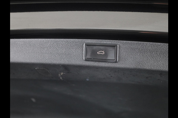 Škoda Karoq 1.5 TSI ACT Sportline Business 150 pk Automaat (DSG) | Verlengde garantie | Navigatie via App | Parkeersensoren | Achteruitrijcamera | Adaptieve cruise control | Stoelverwarming |