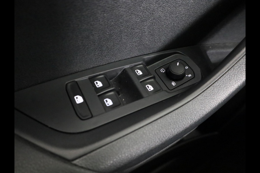 Škoda Karoq 1.5 TSI ACT Sportline Business 150 pk Automaat (DSG) | Verlengde garantie | Navigatie via App | Parkeersensoren | Achteruitrijcamera | Adaptieve cruise control | Stoelverwarming |