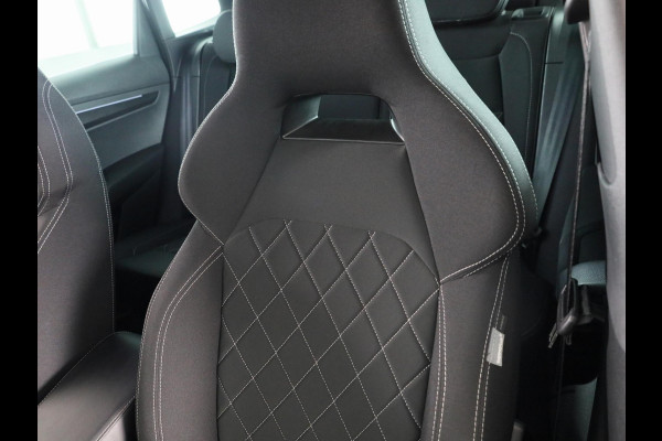 Škoda Karoq 1.5 TSI ACT Sportline Business 150 pk Automaat (DSG) | Verlengde garantie | Navigatie via App | Parkeersensoren | Achteruitrijcamera | Adaptieve cruise control | Stoelverwarming |