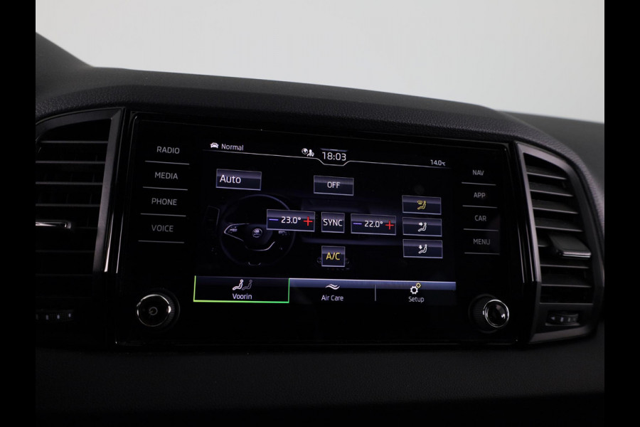 Škoda Karoq 1.5 TSI ACT Sportline Business 150 pk Automaat (DSG) | Verlengde garantie | Navigatie via App | Parkeersensoren | Achteruitrijcamera | Adaptieve cruise control | Stoelverwarming |