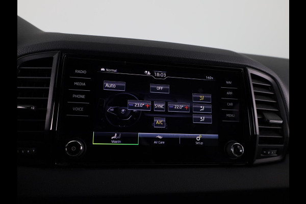 Škoda Karoq 1.5 TSI ACT Sportline Business 150 pk Automaat (DSG) | Verlengde garantie | Navigatie via App | Parkeersensoren | Achteruitrijcamera | Adaptieve cruise control | Stoelverwarming |