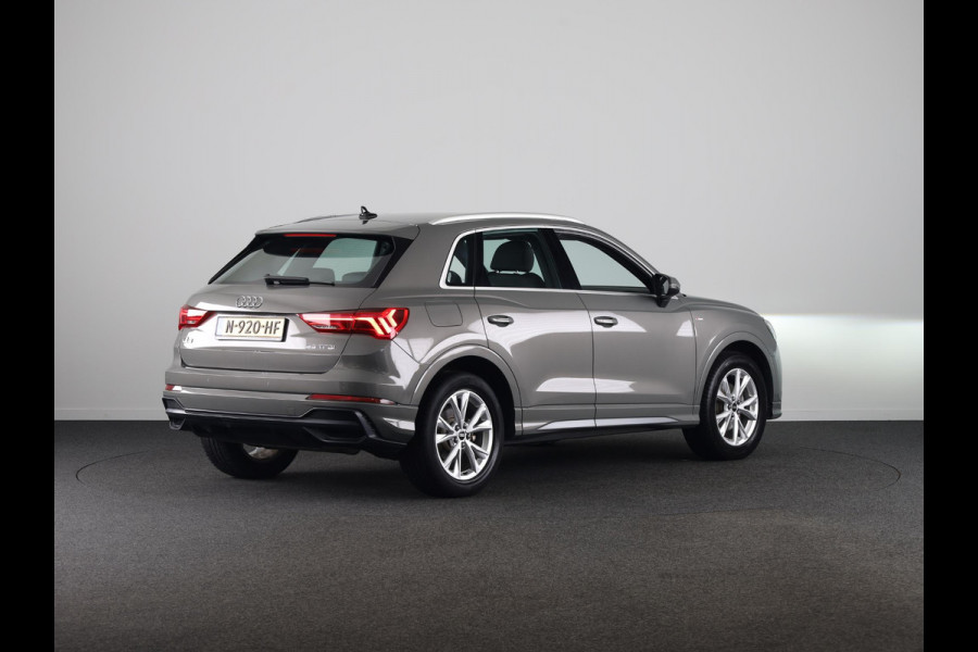 Audi Q3 35 TFSI S edition 150pk | Navigatie | Adaptieve cruise controle | Verwarmbare voorstoelen