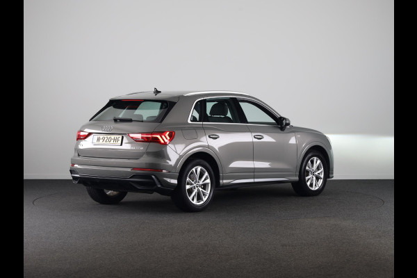 Audi Q3 35 TFSI S edition 150pk | Navigatie | Adaptieve cruise controle | Verwarmbare voorstoelen