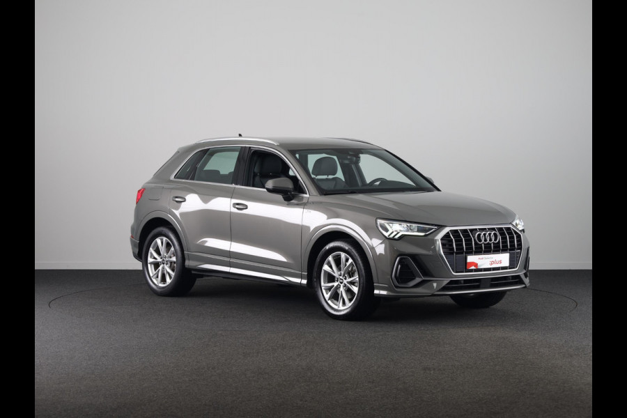 Audi Q3 35 TFSI S edition 150pk | Navigatie | Adaptieve cruise controle | Verwarmbare voorstoelen