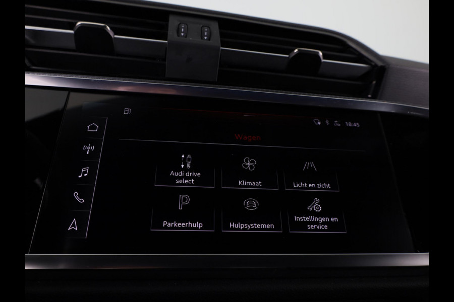 Audi Q3 35 TFSI S edition 150pk | Navigatie | Adaptieve cruise controle | Verwarmbare voorstoelen