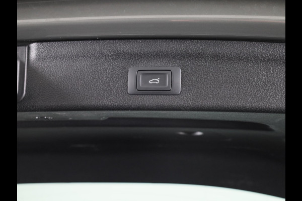 Audi Q3 35 TFSI S edition 150pk | Navigatie | Adaptieve cruise controle | Verwarmbare voorstoelen