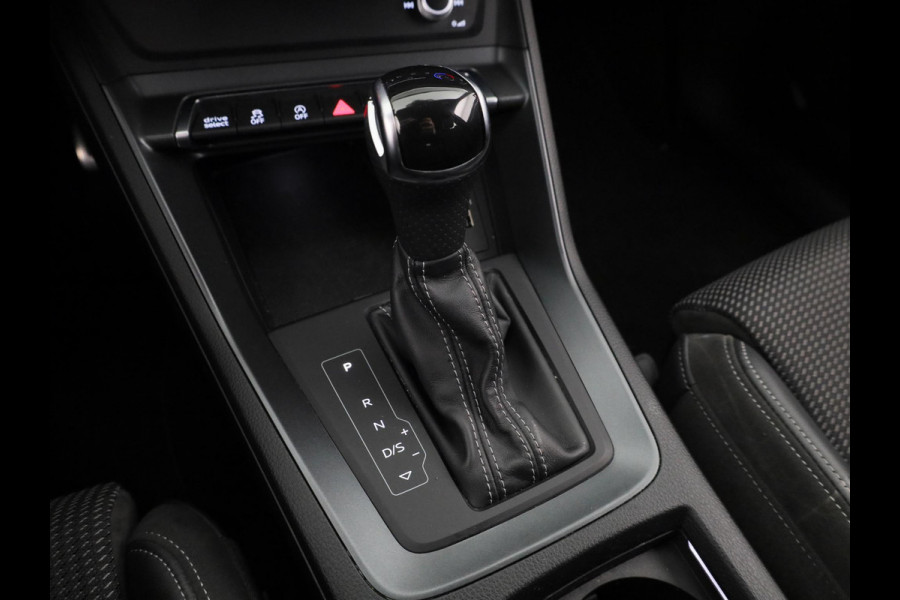 Audi Q3 35 TFSI S edition 150pk | Navigatie | Adaptieve cruise controle | Verwarmbare voorstoelen