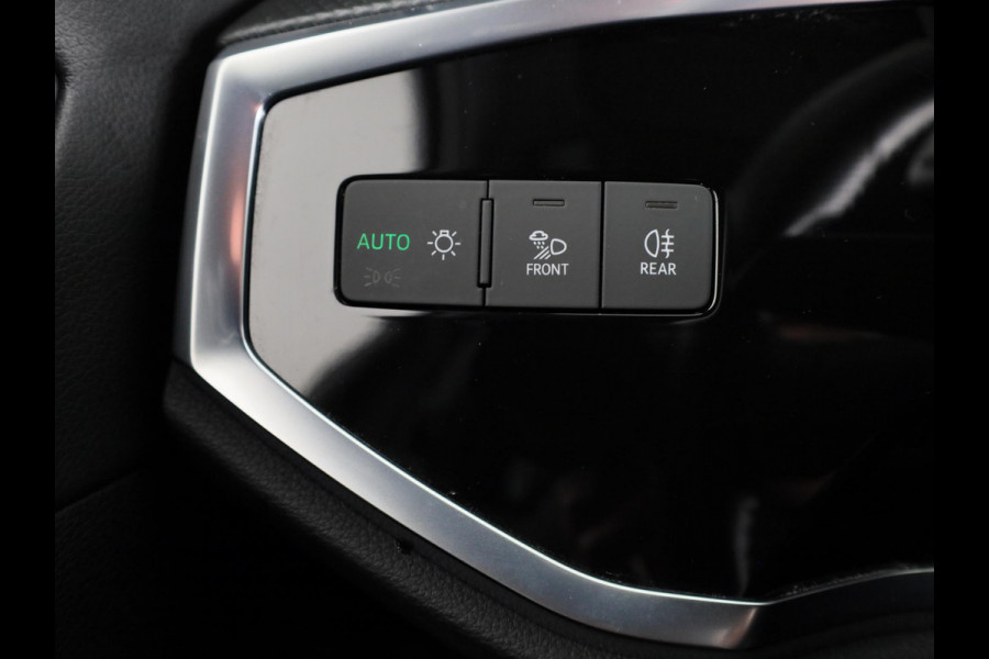 Audi Q3 35 TFSI S edition 150pk | Navigatie | Adaptieve cruise controle | Verwarmbare voorstoelen