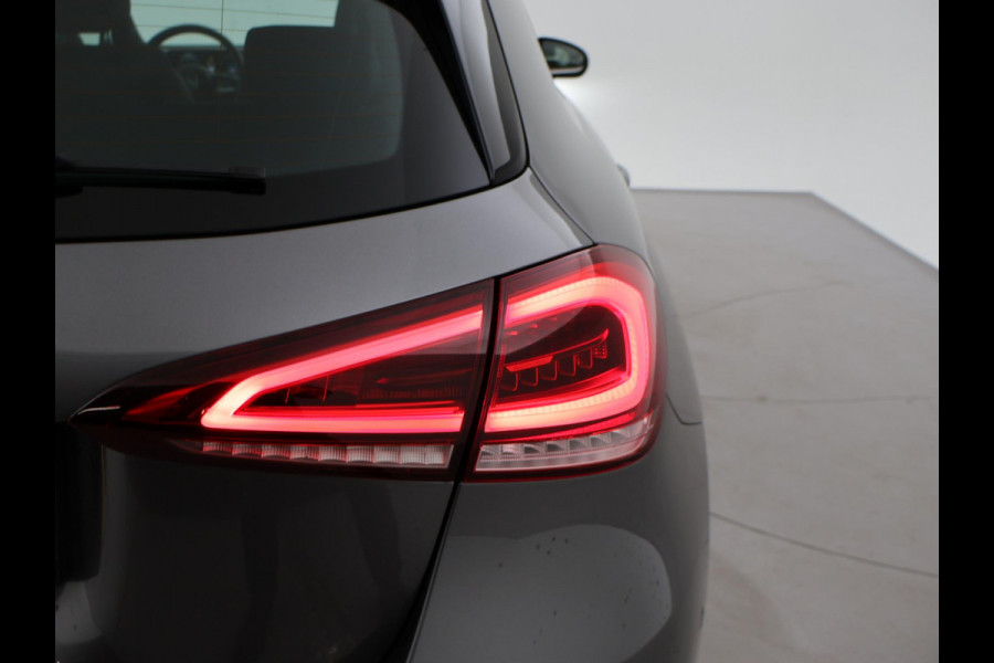Mercedes-Benz A-Klasse 180D AUT. NIEUW MODEL + WIDESCREEN MBUX | CAMERA | 18" AMG | STOELVERW. | LED | DAB