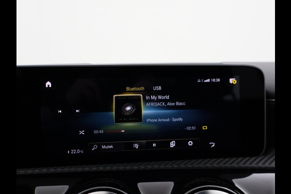 Mercedes-Benz A-Klasse 180D AUT. NIEUW MODEL + WIDESCREEN MBUX | CAMERA | 18" AMG | STOELVERW. | LED | DAB