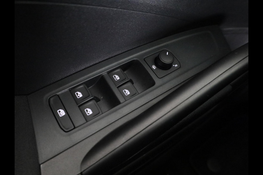 Škoda Fabia Selection 1.0 TSI 95 pk 5 versn. Hand | Getint glas | 15 inch lichtmetalen velgen