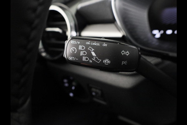 Škoda Fabia Selection 1.0 TSI 95 pk 5 versn. Hand | Getint glas | 15 inch lichtmetalen velgen