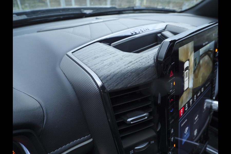 Dodge Ram | 1500 | Limited | Night | 3.0L Twin-Turbo I6 | High Output | BPM-VRIJ | Passenger Display | 14,4 Touch Screen | Harman Kardon | RAMBOX Getoonde accessoires zijn verkrijgbaar tegen meerprijs