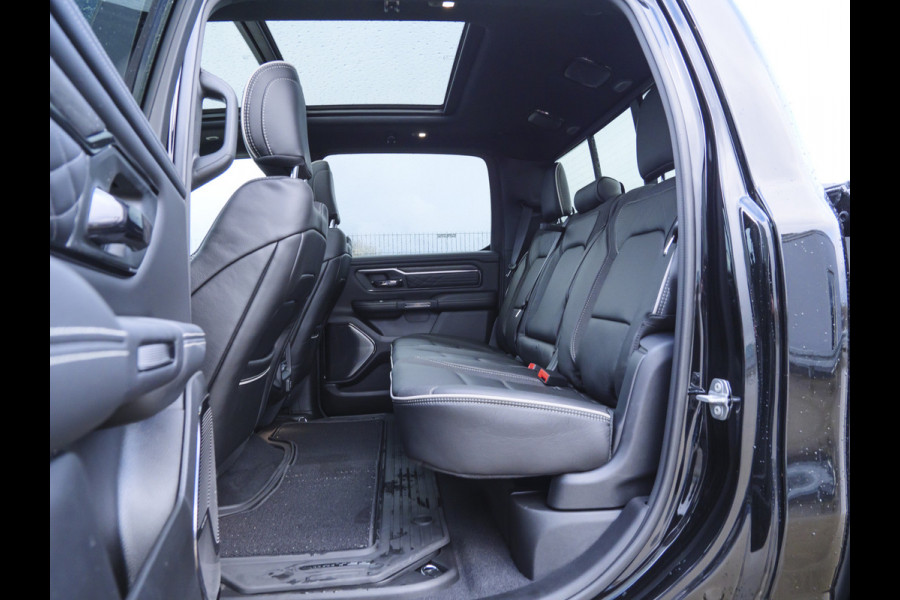 Dodge Ram | 1500 | Limited | Night | 3.0L Twin-Turbo I6 | High Output | BPM-VRIJ | Passenger Display | 14,4 Touch Screen | Harman Kardon | RAMBOX Getoonde accessoires zijn verkrijgbaar tegen meerprijs