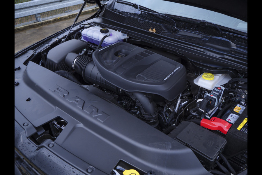 Dodge Ram | 1500 | Limited | Night | 3.0L Twin-Turbo I6 | High Output | BPM-VRIJ | Passenger Display | 14,4 Touch Screen | Harman Kardon | RAMBOX Getoonde accessoires zijn verkrijgbaar tegen meerprijs